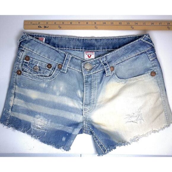 True Religion Joey Denim Shorts NWOT Fringe Raw Hem Women's 10 or Size 30 - Picture 3 of 10